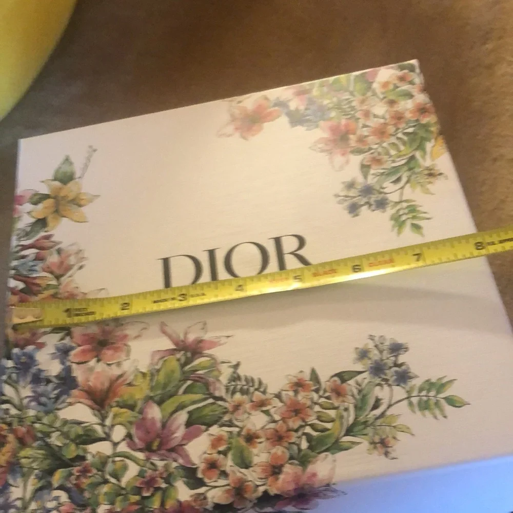 Box - Picture 3 of 4